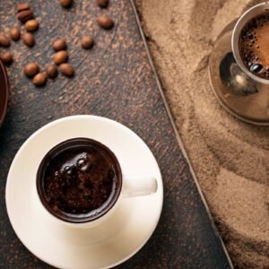 Kopi hitam tubruk dengan kopi herbal